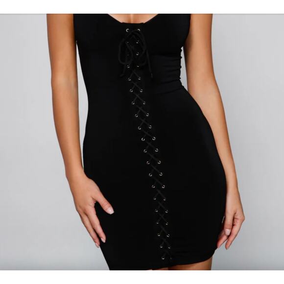 Elegant Black Lace-Up Dress - Picture 2 of 8